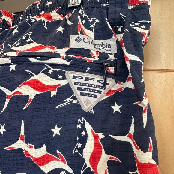 Columbia PFG Omni-Shade Lined Swim Trunks – American Flag Fish Print – Men’s XL - Picture 3 of 5